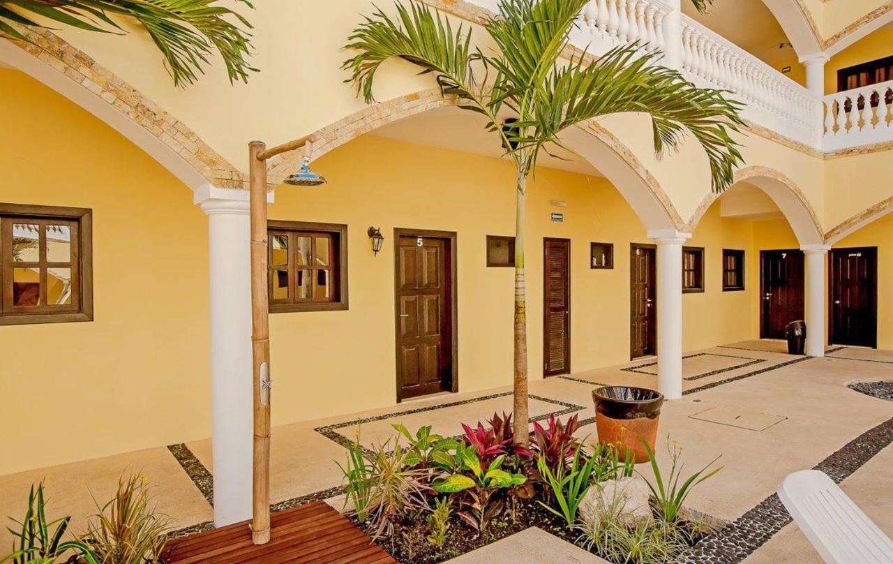 We Playa Hotel-Hostel Playa del Carmen Exterior photo